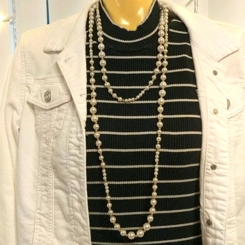 Vintage faux Pearl and gold beaded necklace